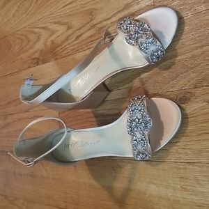 NEW Betsey Johnson Mel Size 7 Wide Champagne Heels Jeweled Embellished Bride